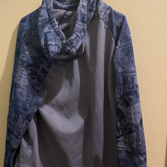 Nike Hoodie - Picture 2 of 3